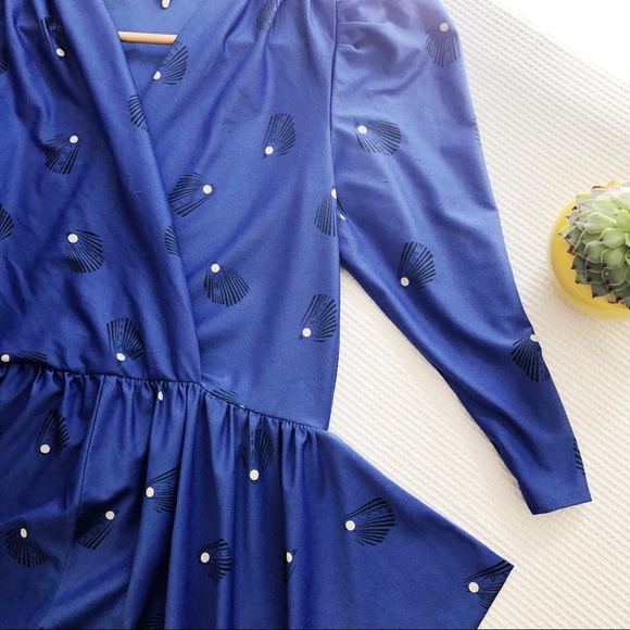 VINTAGE 🎙 Peplum-Style Oyster Dress - Picture 3 of 7